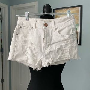 American Eagle white shorts